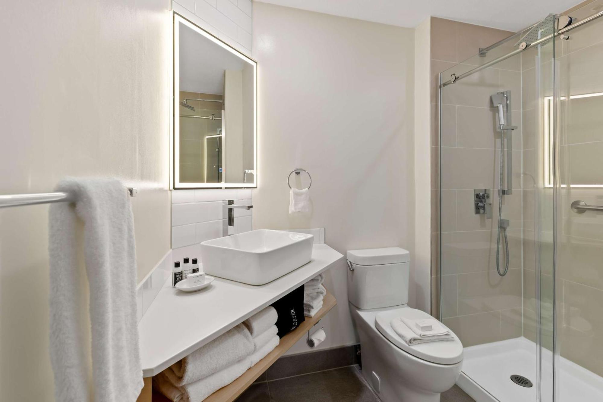 Hotel Feng, Bw Signature Collection