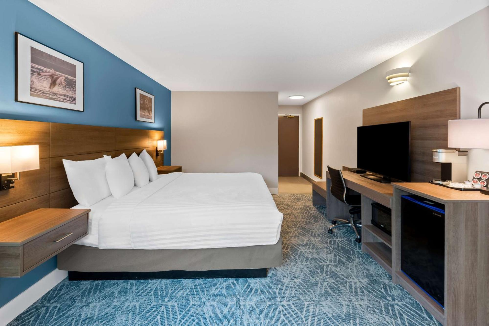 Feng, Bw Signature Collection Hotel Parksville