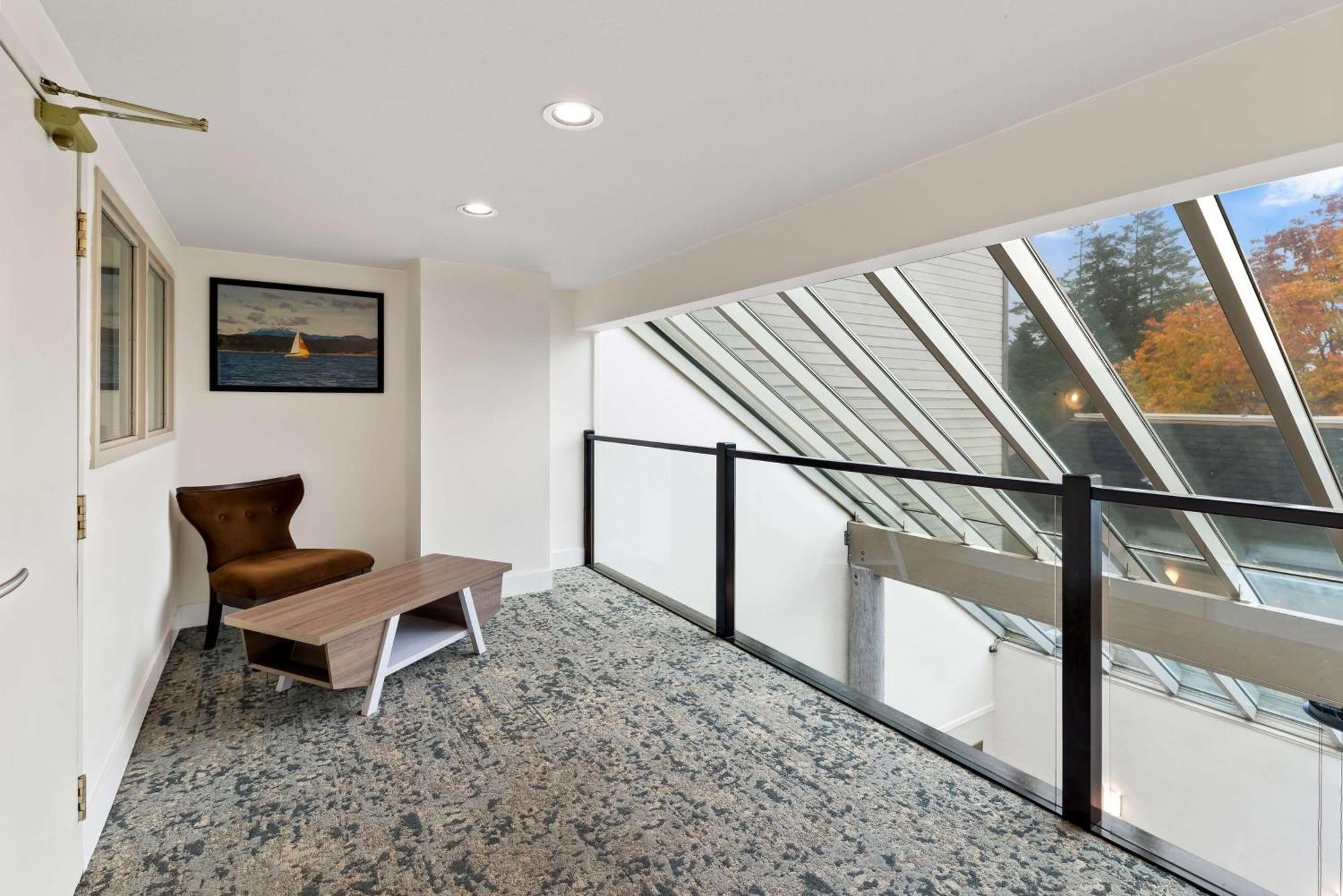 Feng, Bw Signature Collection 3* Parksville